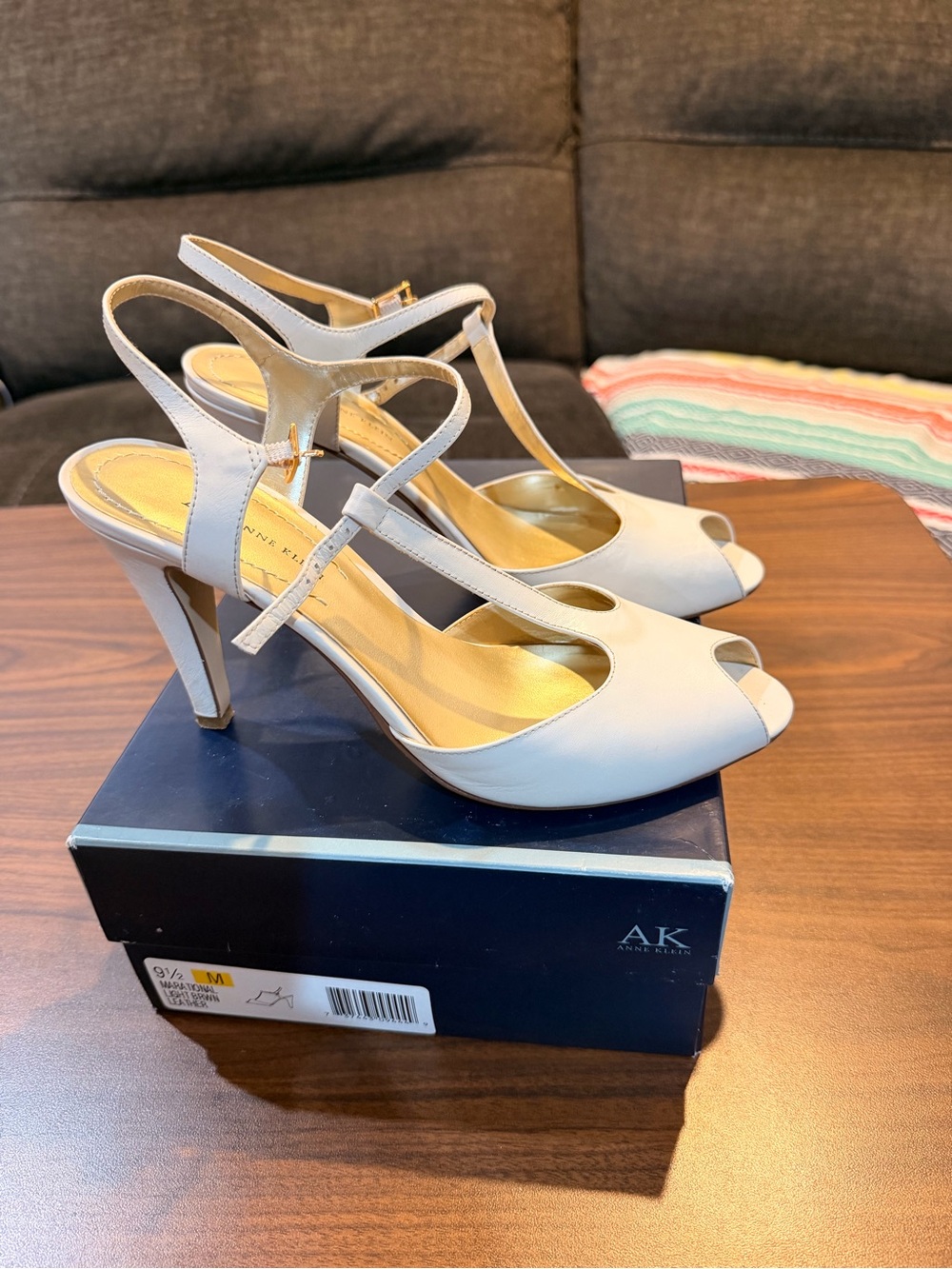 Anne Klein Marational Light BRWN Leather Cream T-Strap Peep-Toe Heels size 9.5M